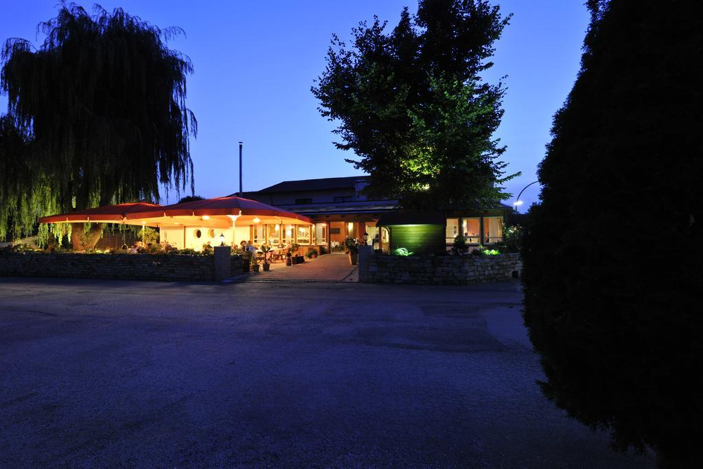 Hotel Dreimädelhaus Espelkamp-Mittwald Exterior foto